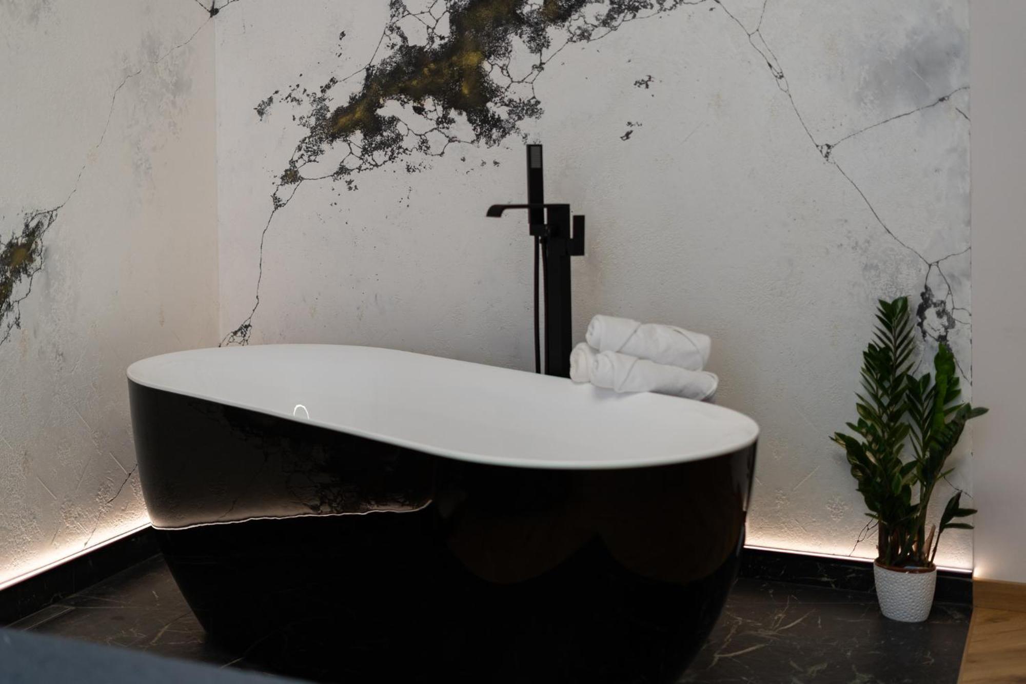 Spa Bedrooms With Sauna&Bath And Free Parking คราคูฟ ภายนอก รูปภาพ